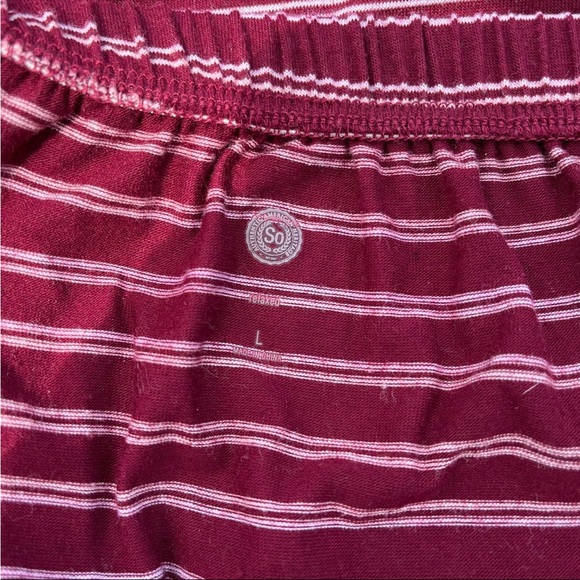 Maroon Off-the-shoulder top - Picture 2 of 2